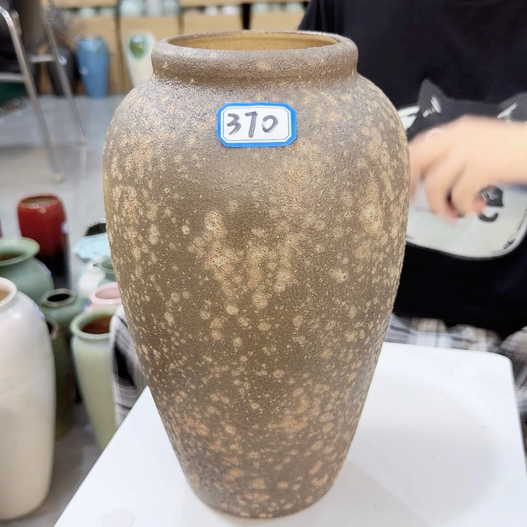 370号陶瓷高29厘米微瑕一个