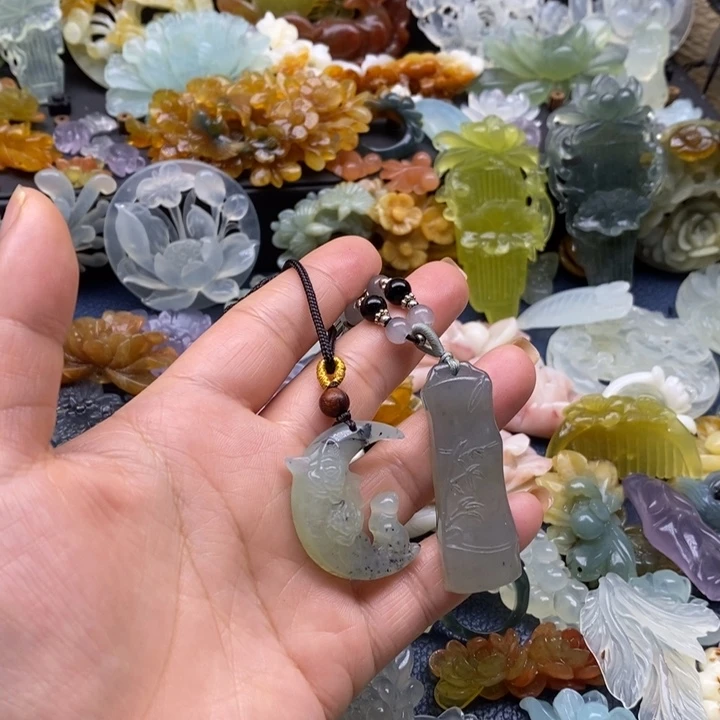 蛇纹石玉合金颈饰