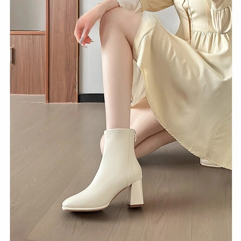 秋冬新款真软皮短靴白色高跟女2024粗跟马丁靴方头爆款弹力瘦瘦靴