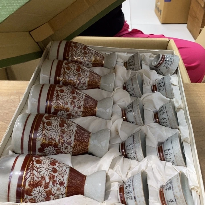 楚***海中古品有微瑕，谨慎入手