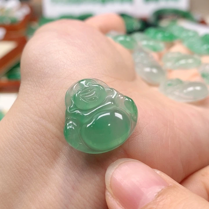 石英质玉未镶嵌颈饰