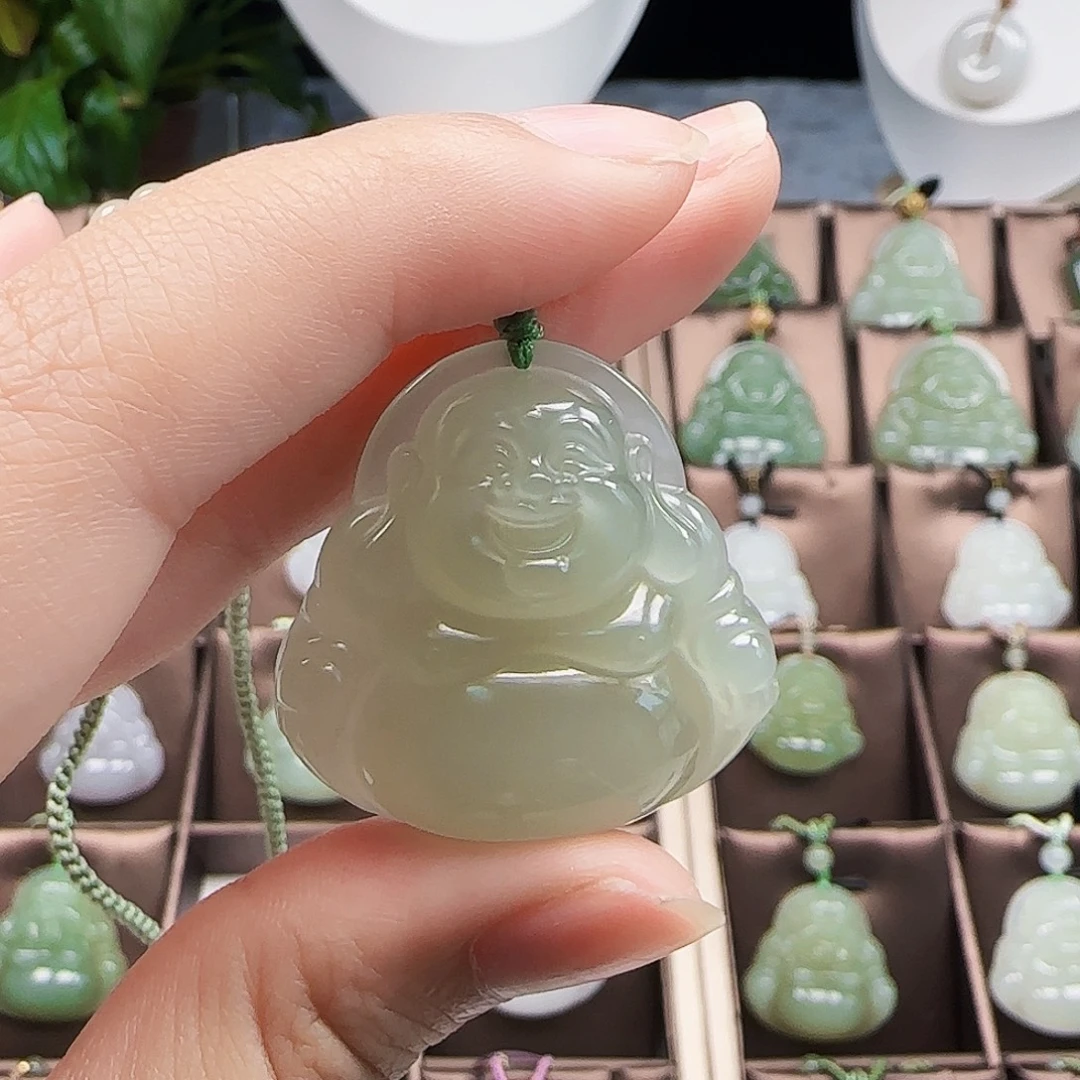 和田玉未镶嵌吊坠(赠链)