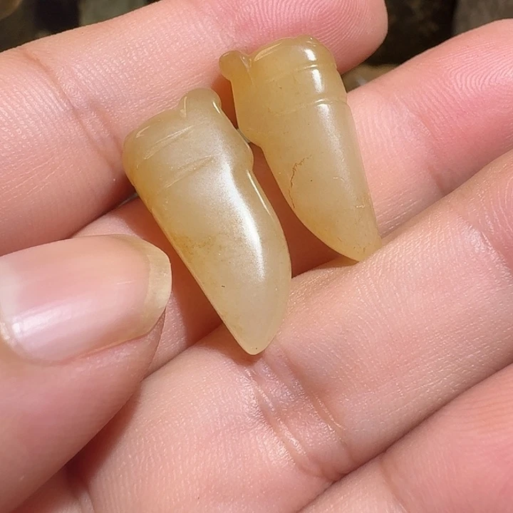 杭***萝颈饰未镶嵌和田玉（糖玉）