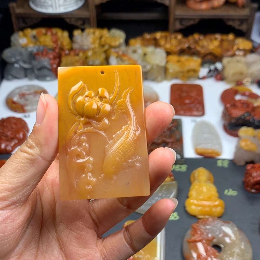 石英质玉（黄龙玉）挂件未镶嵌