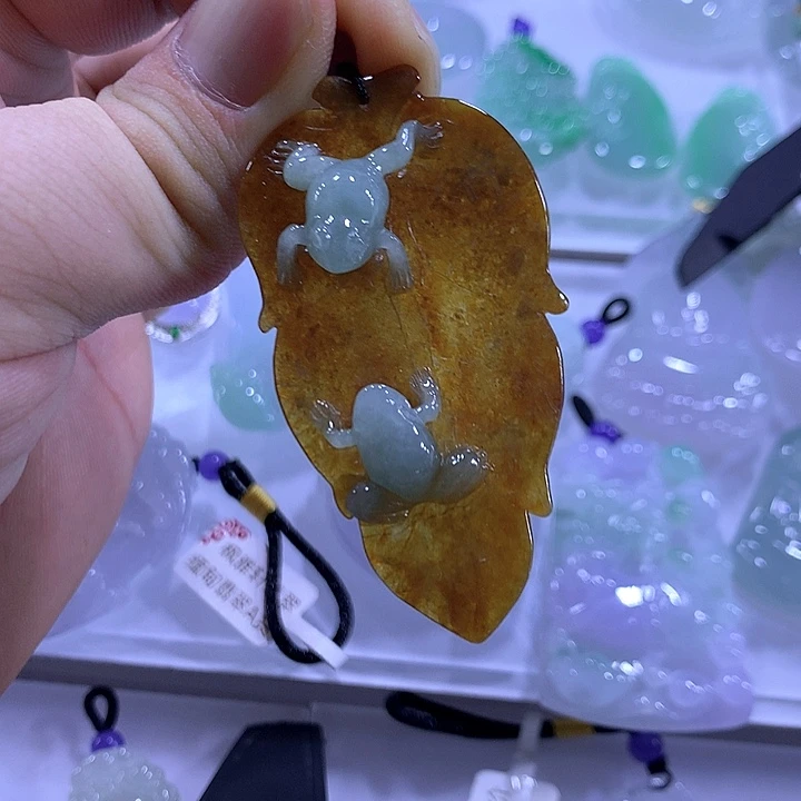 翡翠未镶嵌颈饰天然翡翠A货吊坠