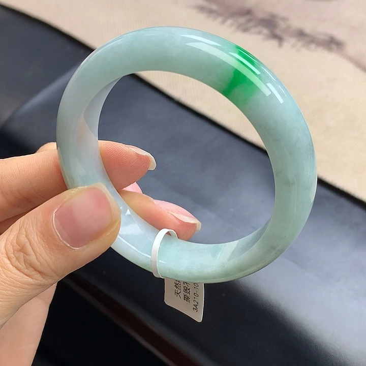 翡翠未镶嵌手镯白底青