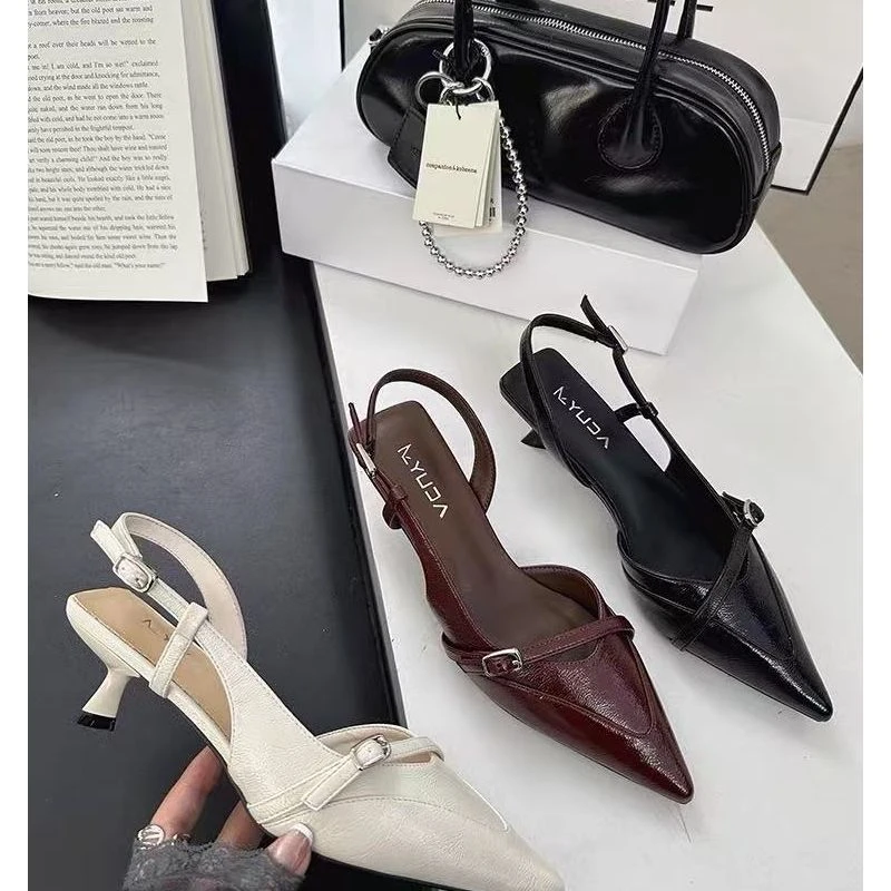 2520-16新款尖头边扣矮跟舒适百搭后空凉鞋