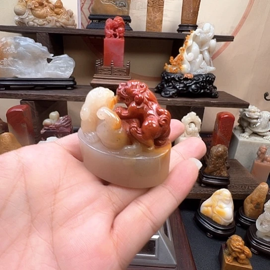 石材寿山三彩高山鸡母石