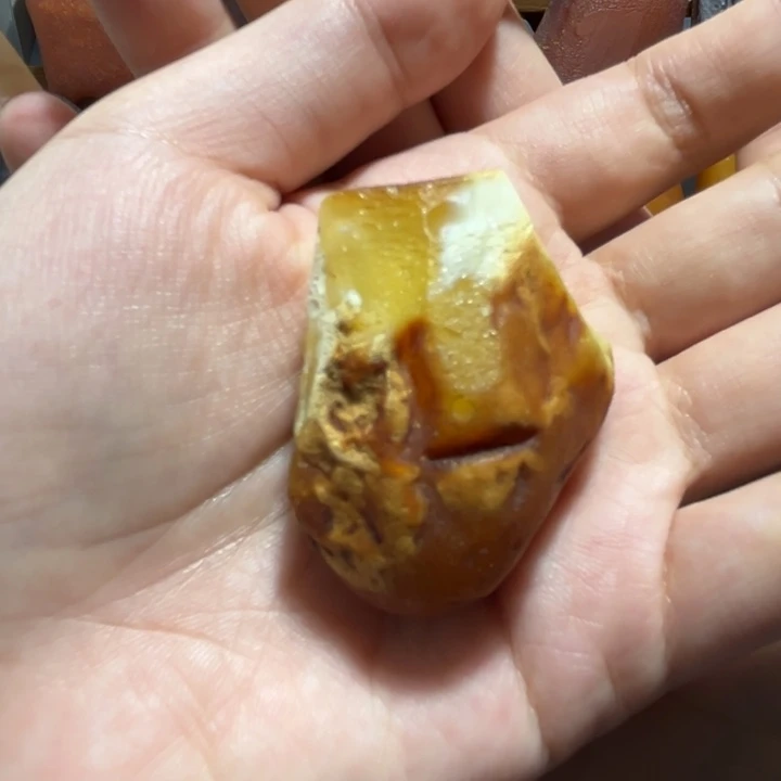 定制琥珀未镶嵌波罗的海琥珀