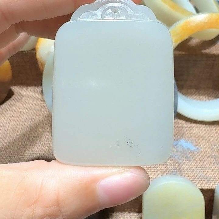 未镶嵌手链和田玉（糖玉）