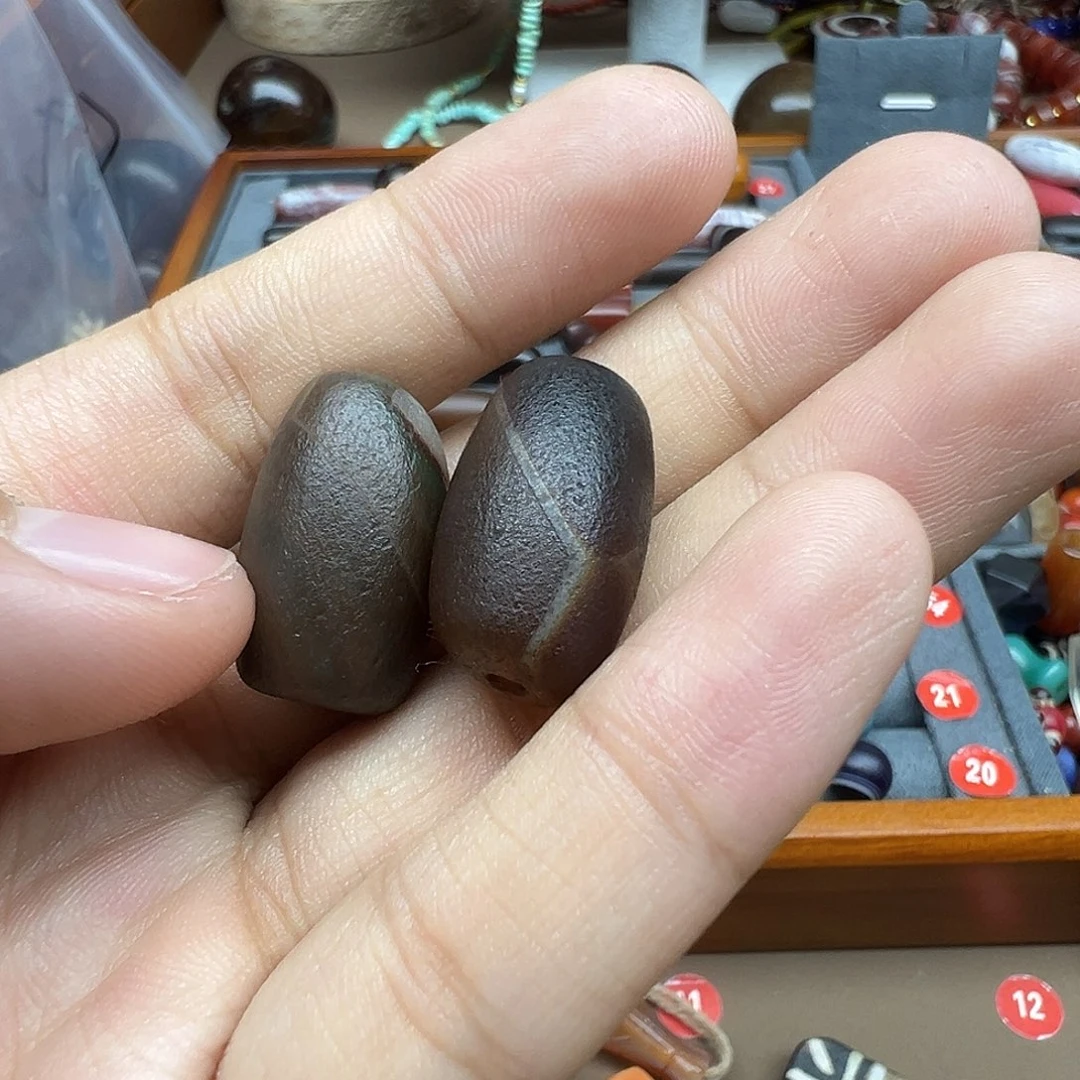 M***i玛瑙/玉髓未镶嵌珠宝半成品