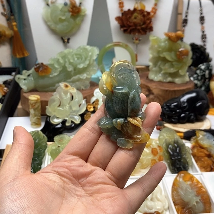 未镶嵌蛇纹石玉颈饰