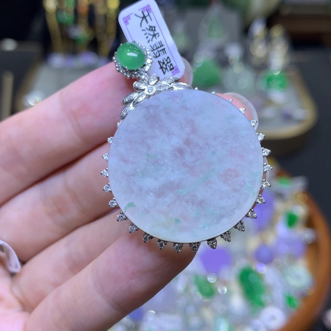 翡翠18K金镶嵌颈饰翡翠吊坠项链