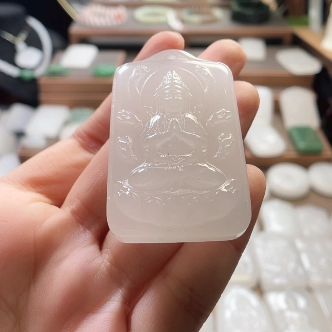 融***逸石英质玉（金丝玉）未镶嵌颈饰