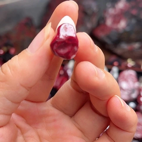 【闪购商品】天然辰砂天然原矿朱砂吊坠
