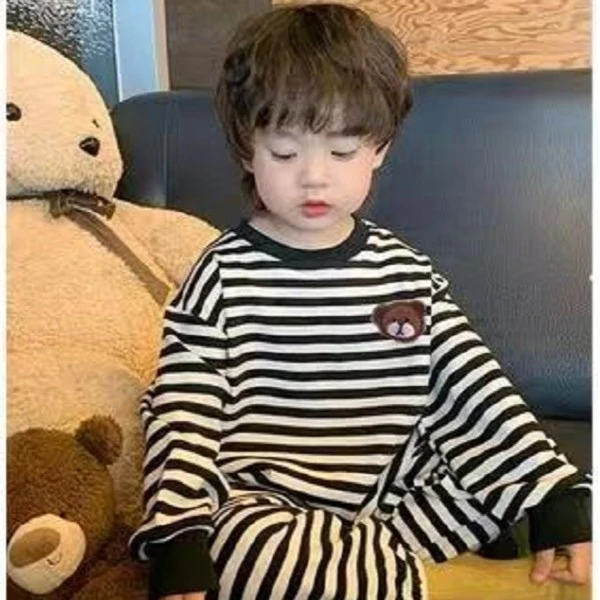 春秋装新款儿童打底衣服韩版男女宝宝保暖条纹小熊套装宽松时尚潮