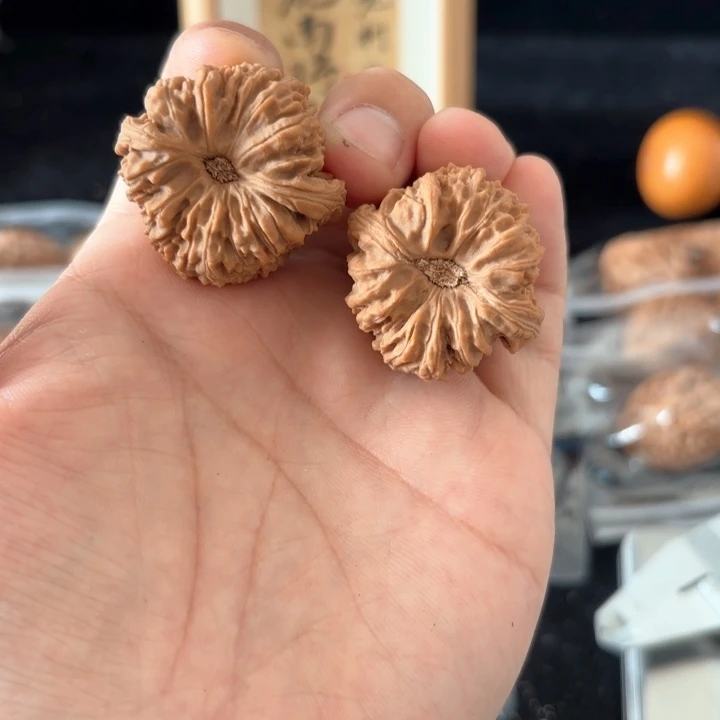 文玩核桃吊坠米*花南将