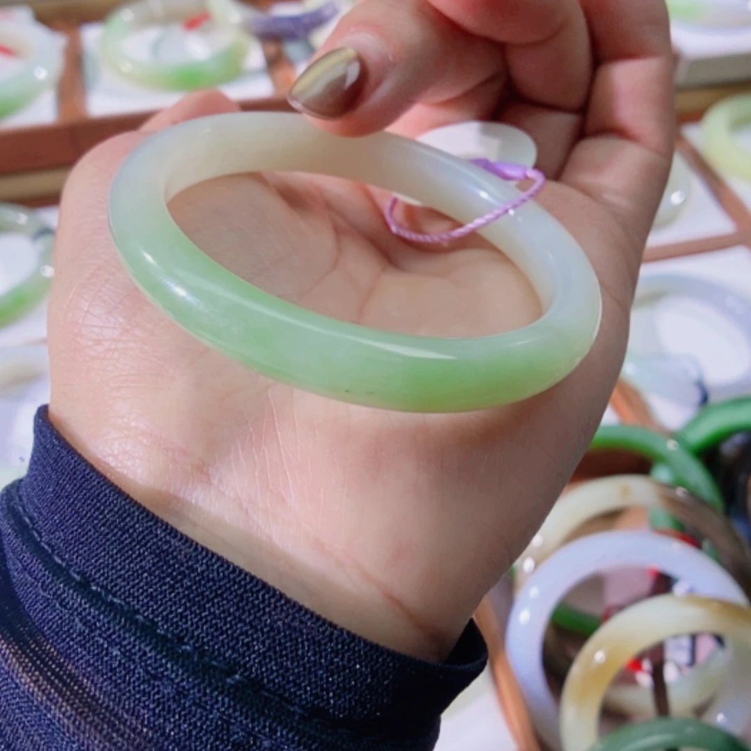 【闪购商品】未镶嵌手镯和田玉（翠青玉）