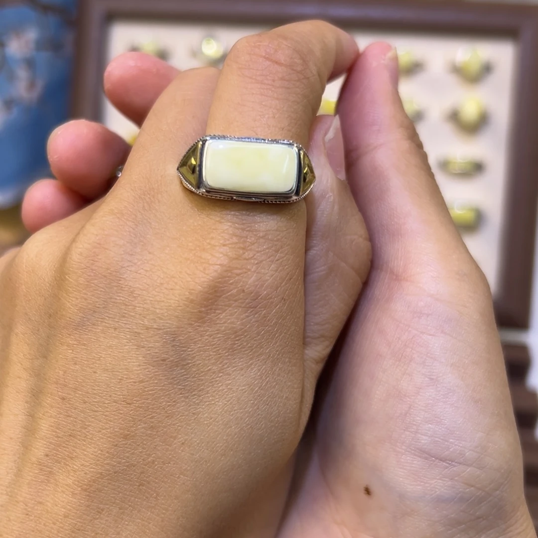 琥珀银S925镶嵌戒指小*?琥珀蜜蜡镶嵌戒指