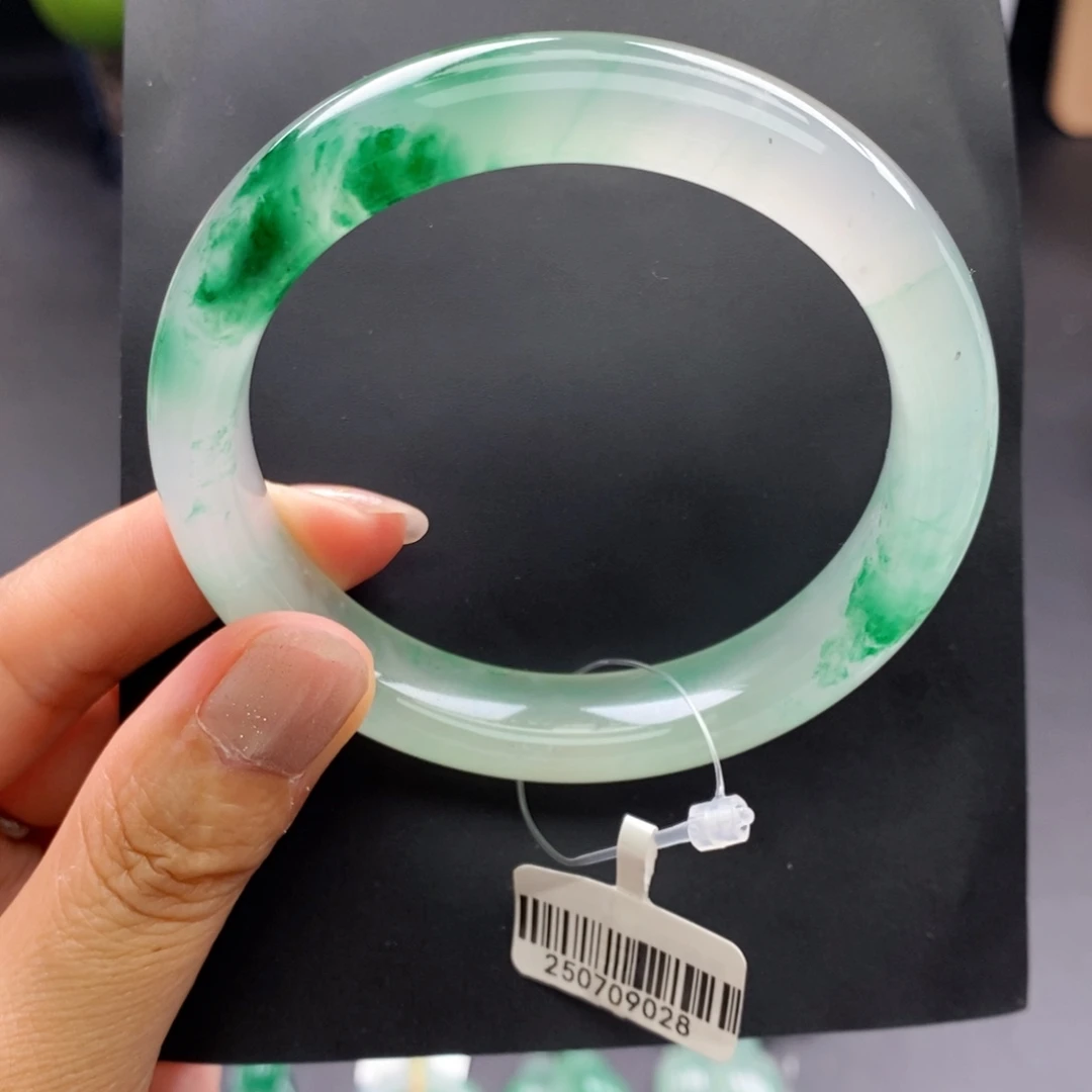 未镶嵌手镯石英质玉