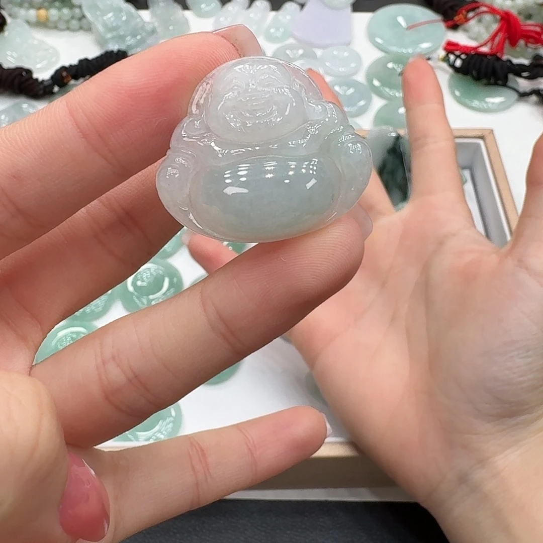 兜***果翡翠未镶嵌颈饰多样性发其一