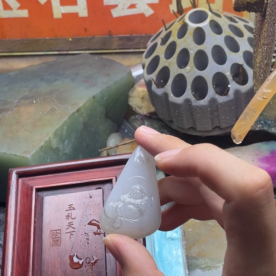 启***骏和田玉未镶嵌颈饰