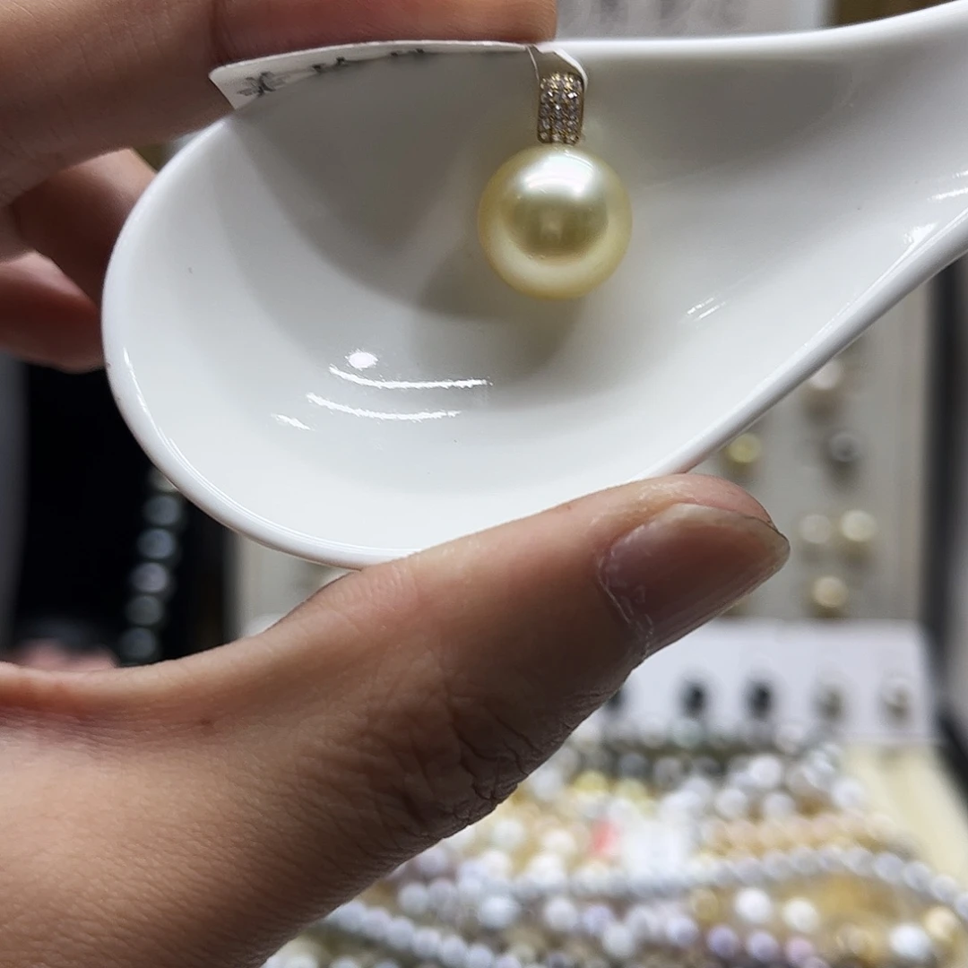 颈饰海水珍珠18K金镶嵌