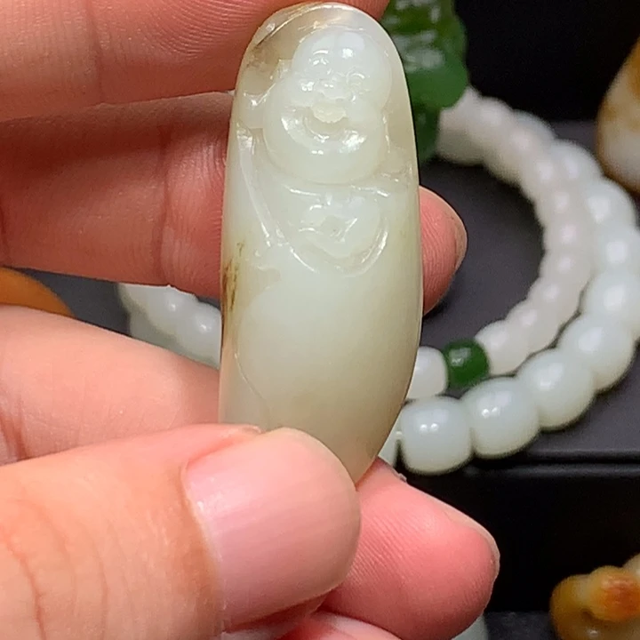 和田玉未镶嵌颈饰 亏死 佛公 慎拍 不退不换