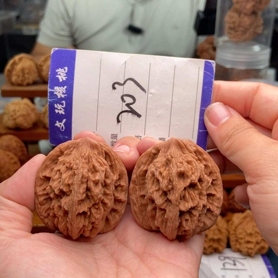 文玩核桃把件42虎头
