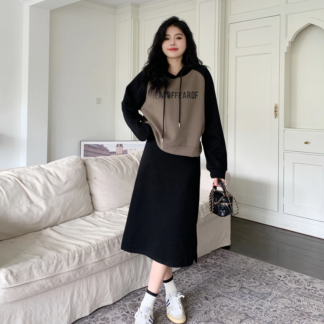 微胖妹妹大码秋冬时尚洋气穿搭套装女显瘦遮肉半身裙卫衣两件套