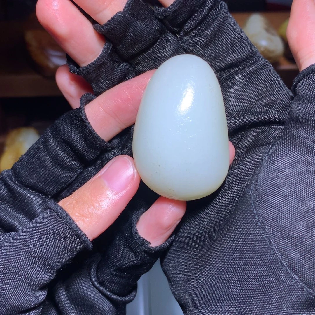 凉***心和田玉未镶嵌颈饰