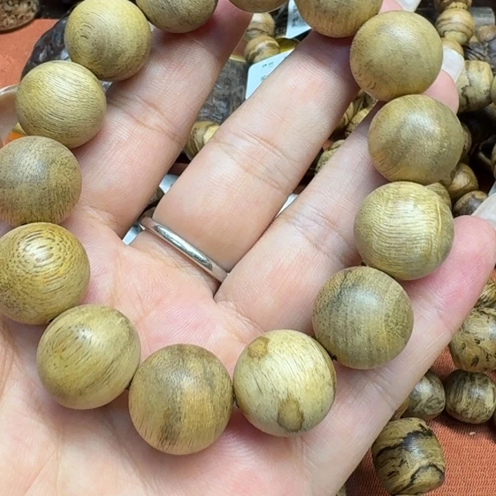 大叶紫檀（黑酸枝木类）