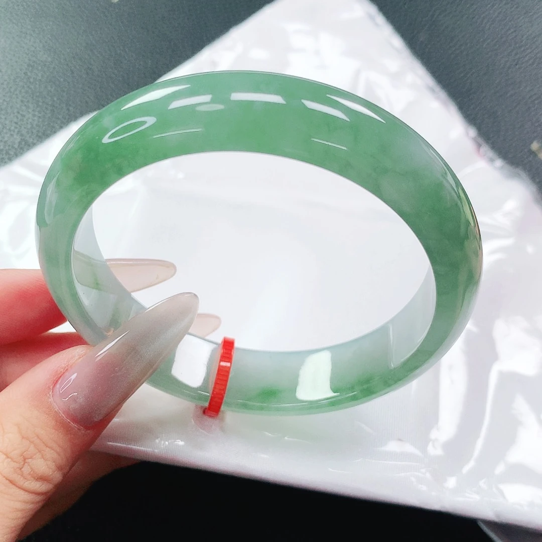 翡翠手镯未镶嵌57圈