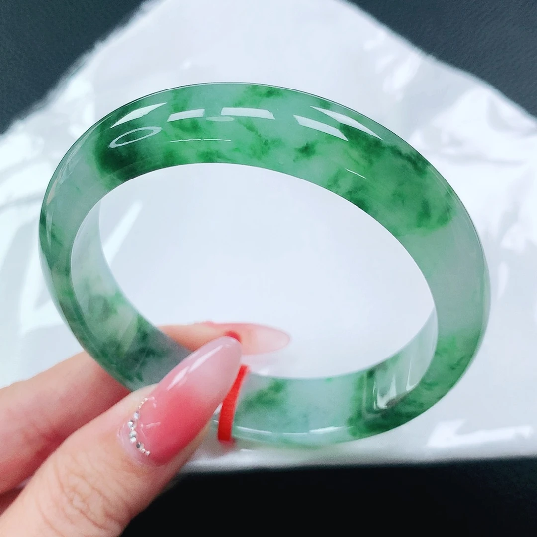 翡翠手镯未镶嵌58圈