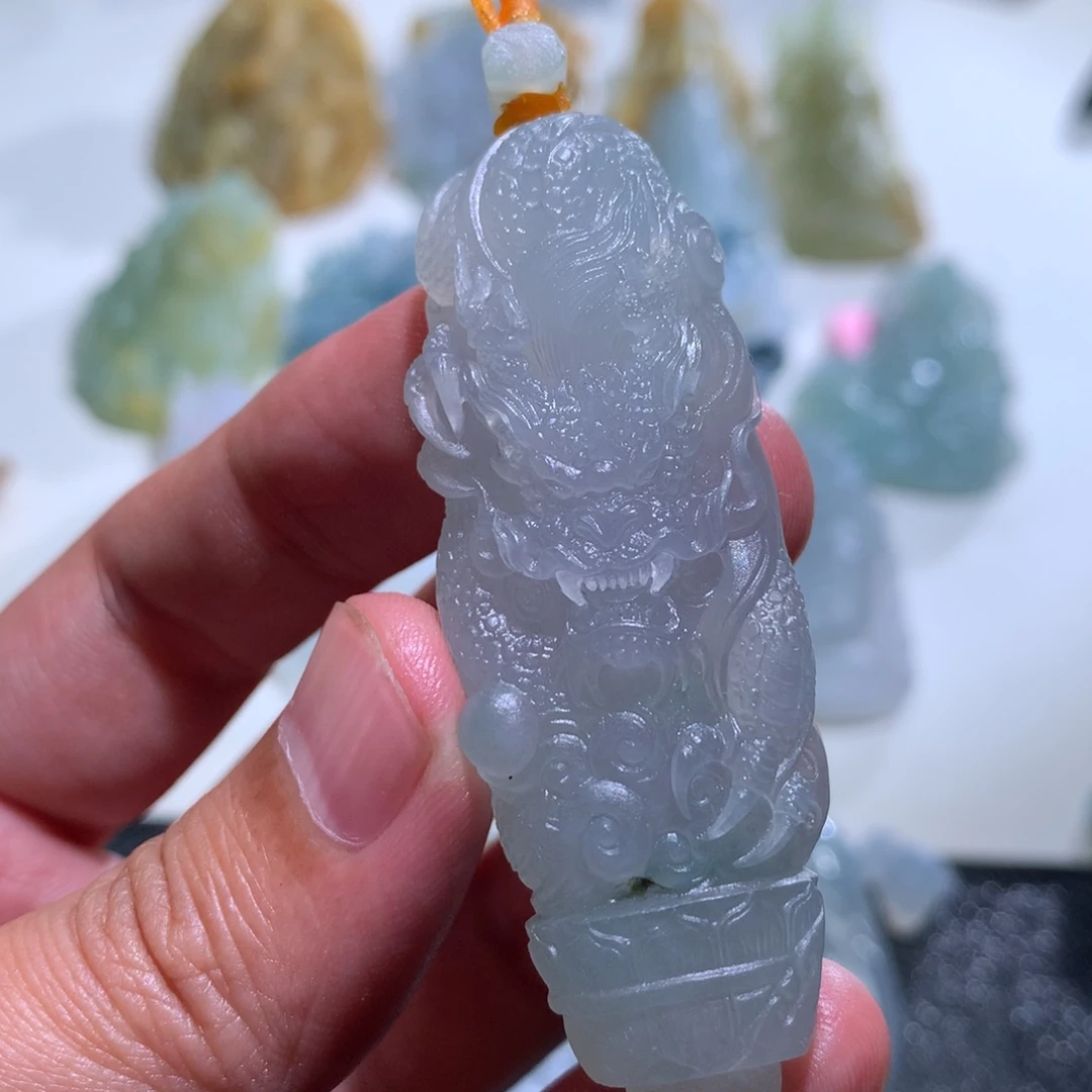 k***a定制翡翠未镶嵌挂件