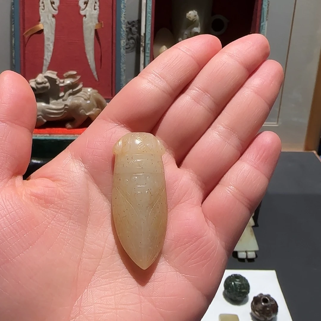 用***8和田玉未镶嵌挂件