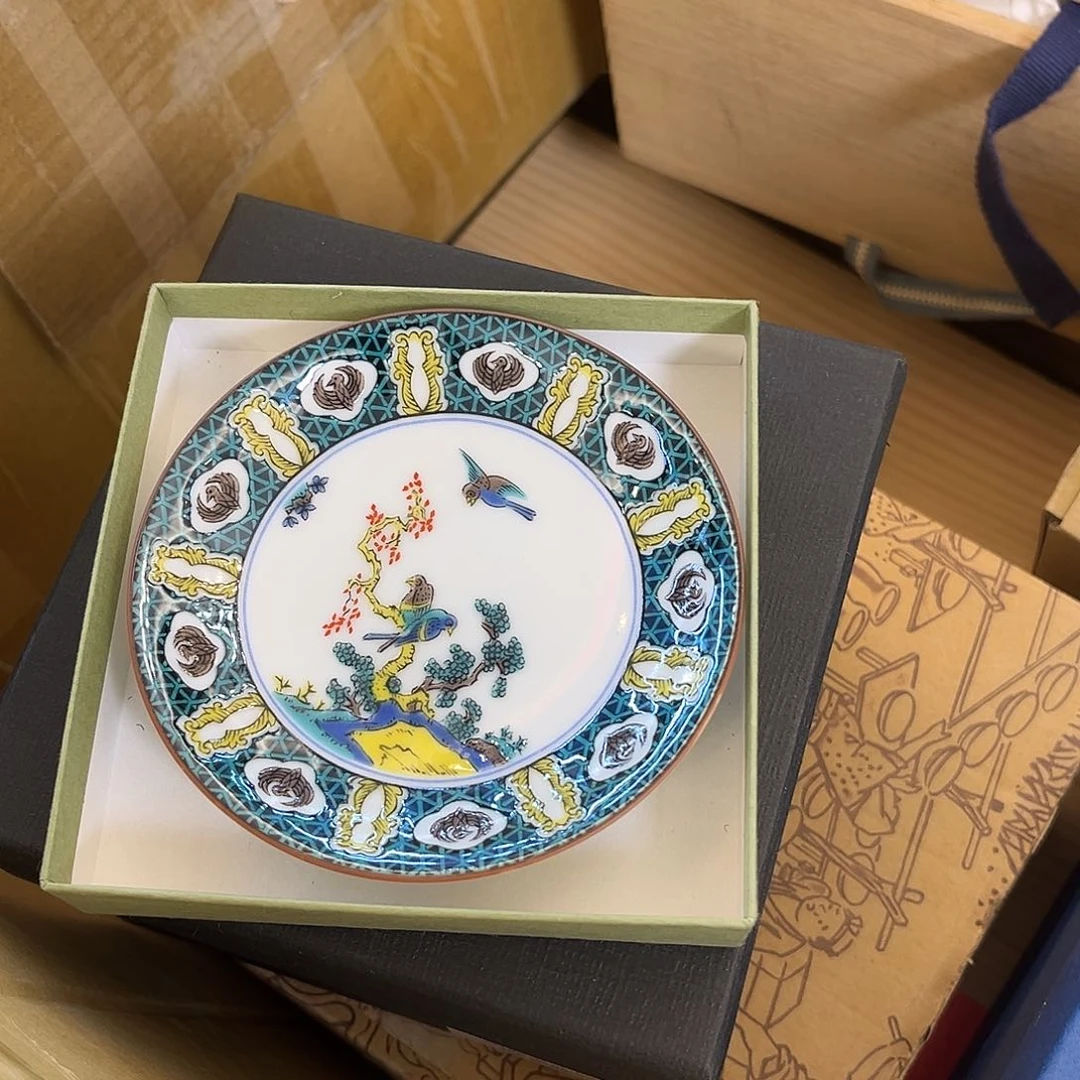 盖碗在家门口吃完早餐回来吃