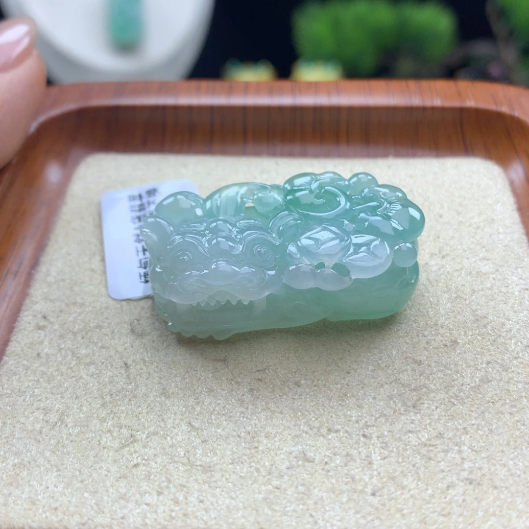 翡翠未镶嵌颈饰10