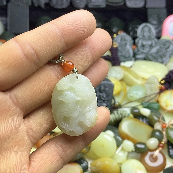 颈饰未镶嵌和田玉