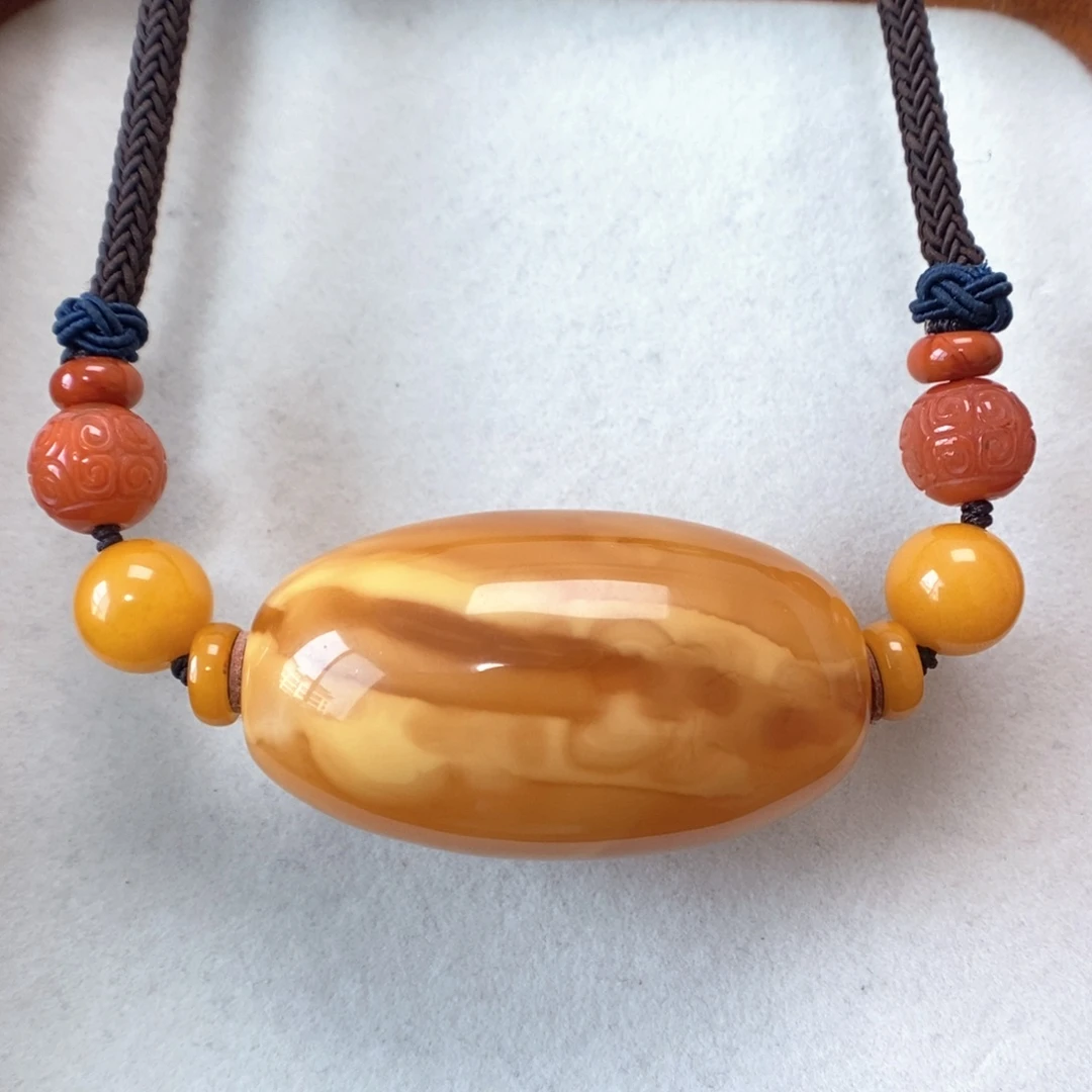 蜜蜡未镶嵌项链锁骨