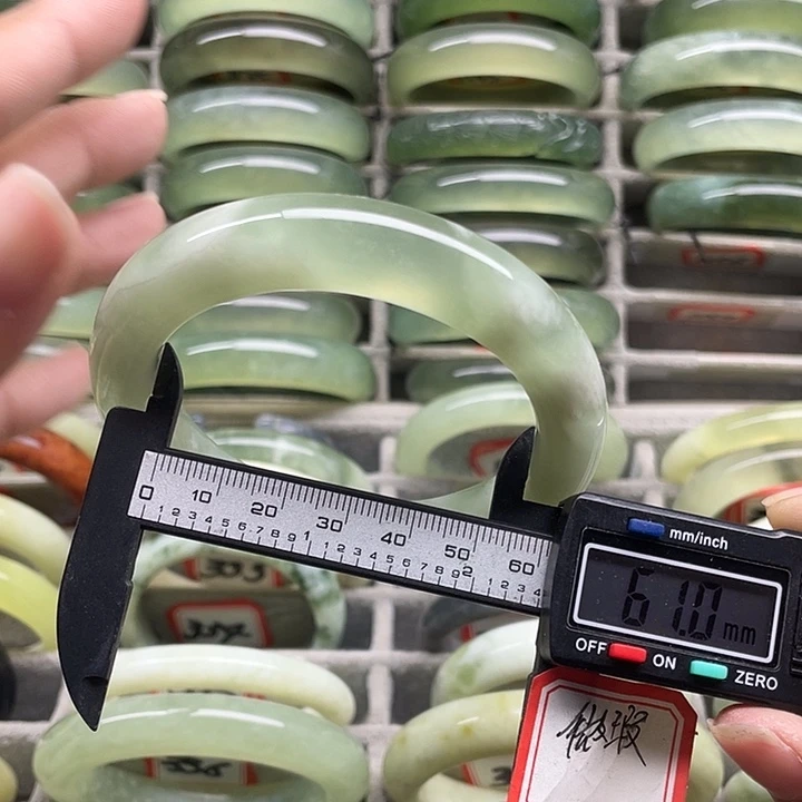 未镶嵌蛇纹石玉手镯342