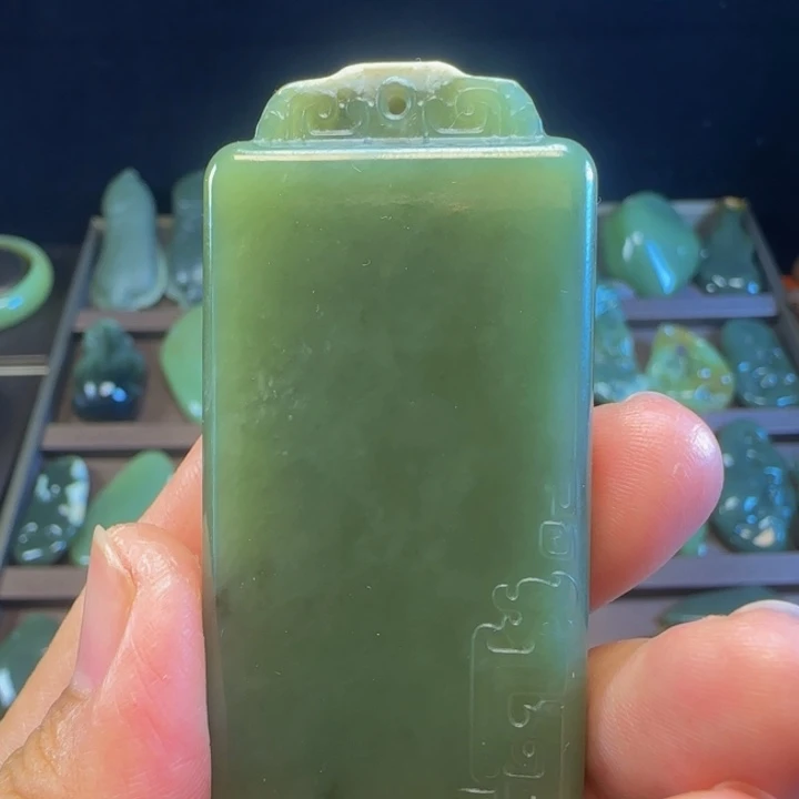 颈饰未镶嵌岫岩老玉（透闪石质玉）