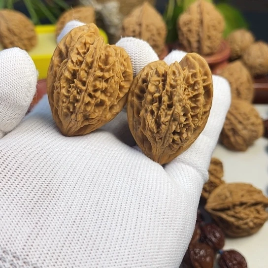 匆***年核桃异形文玩核桃