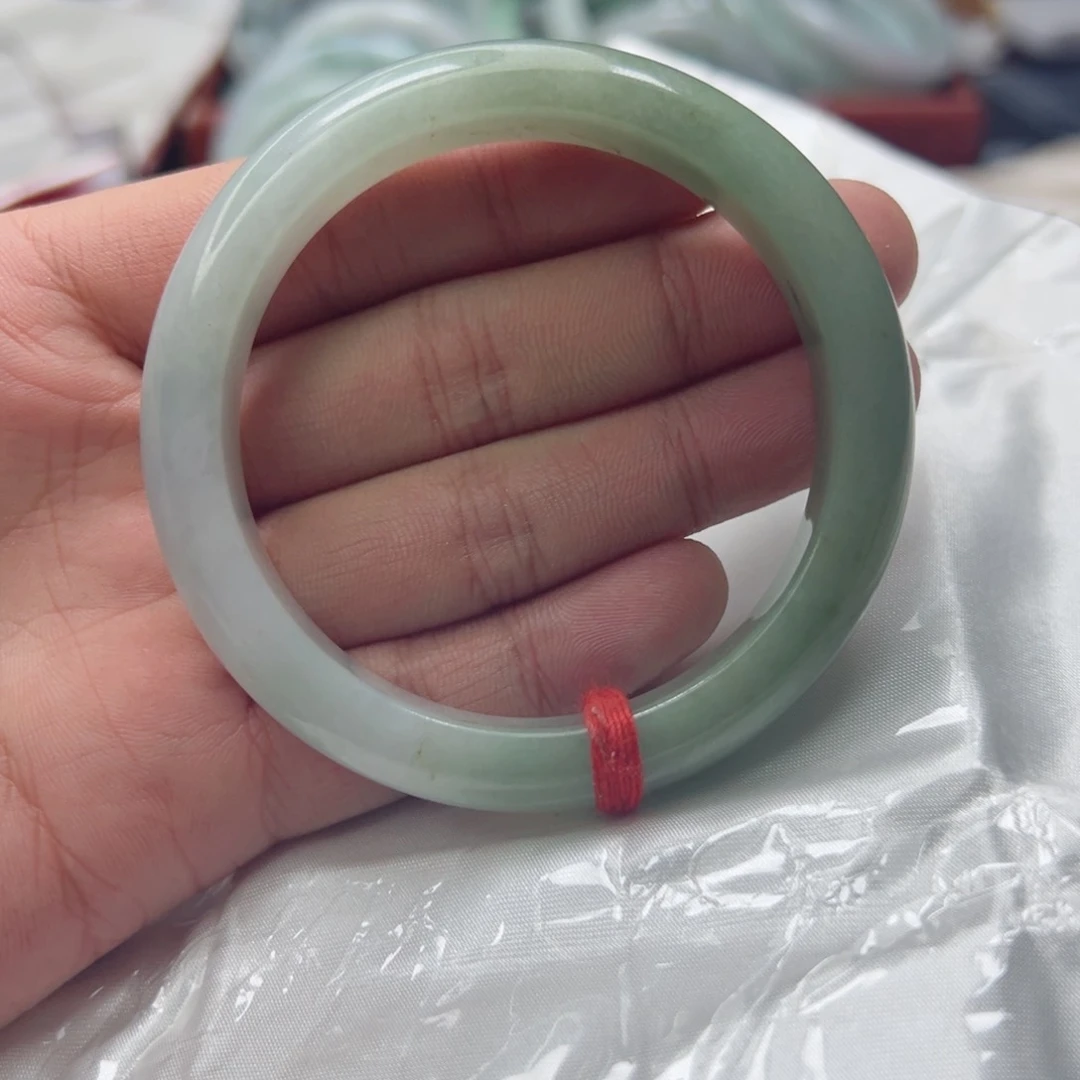 翡翠手镯未镶嵌56.5水润细腻半山水