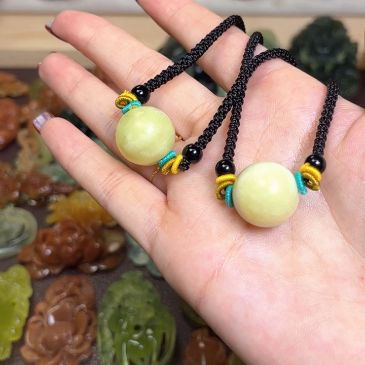 蛇纹石玉吊坠(赠链)未镶嵌