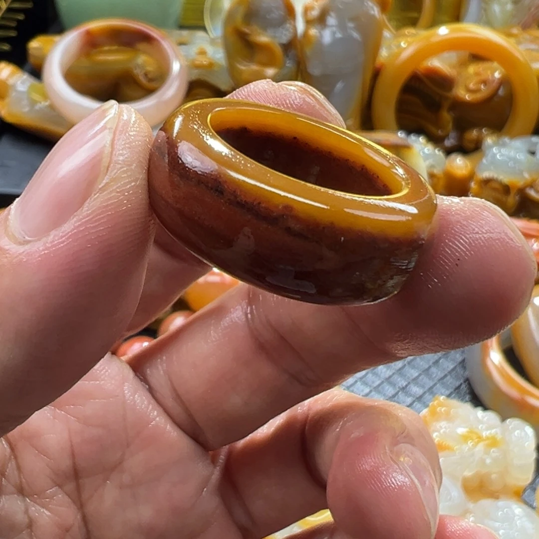 石英质玉未镶嵌颈饰