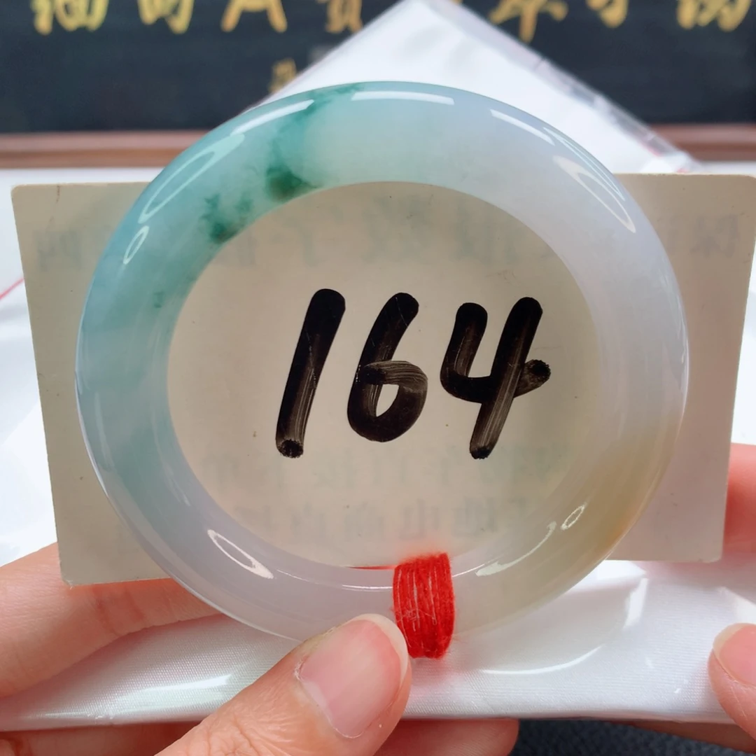 未镶嵌手镯（圆镯）翡翠圆条半山水