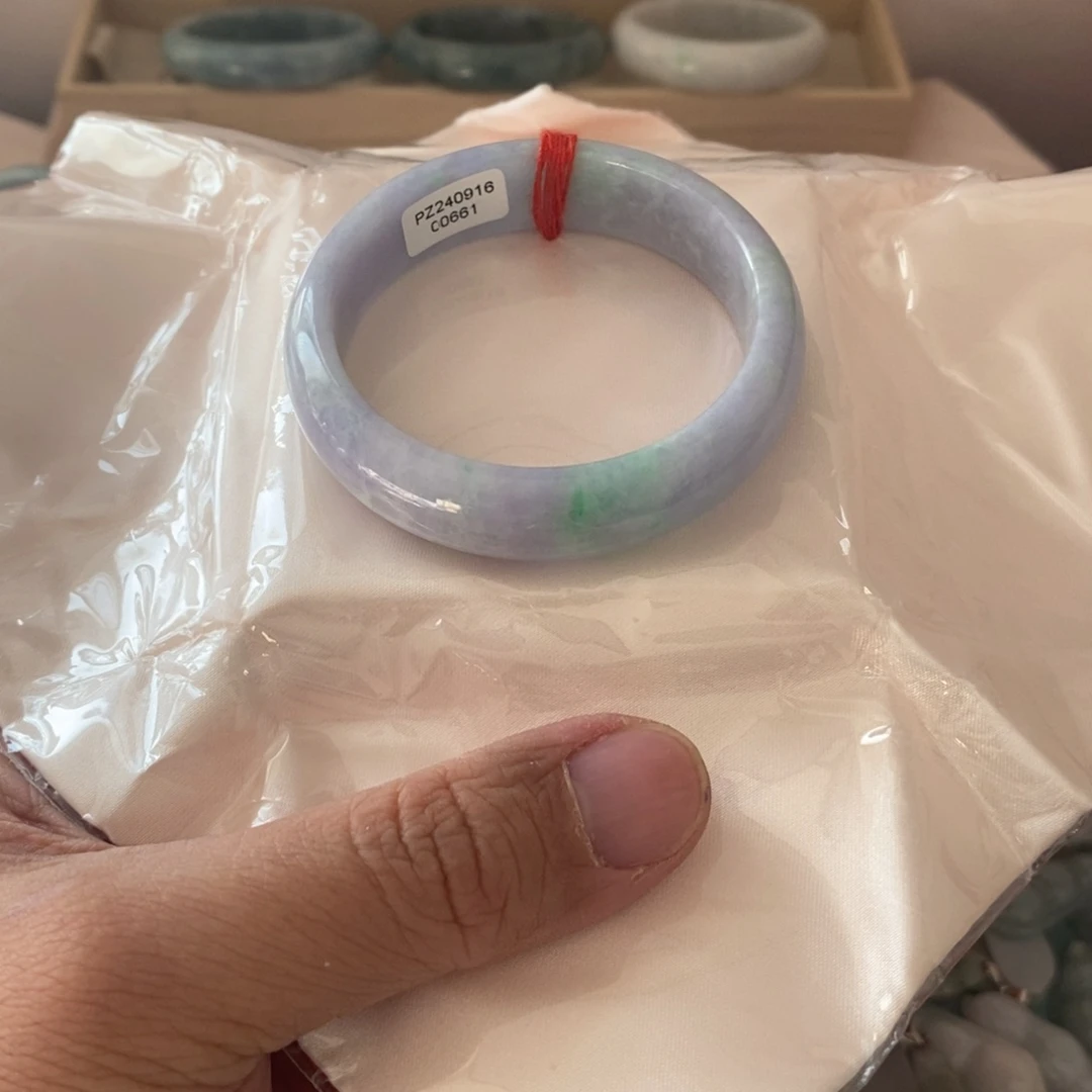 汪***己翡翠未镶嵌手镯52.9