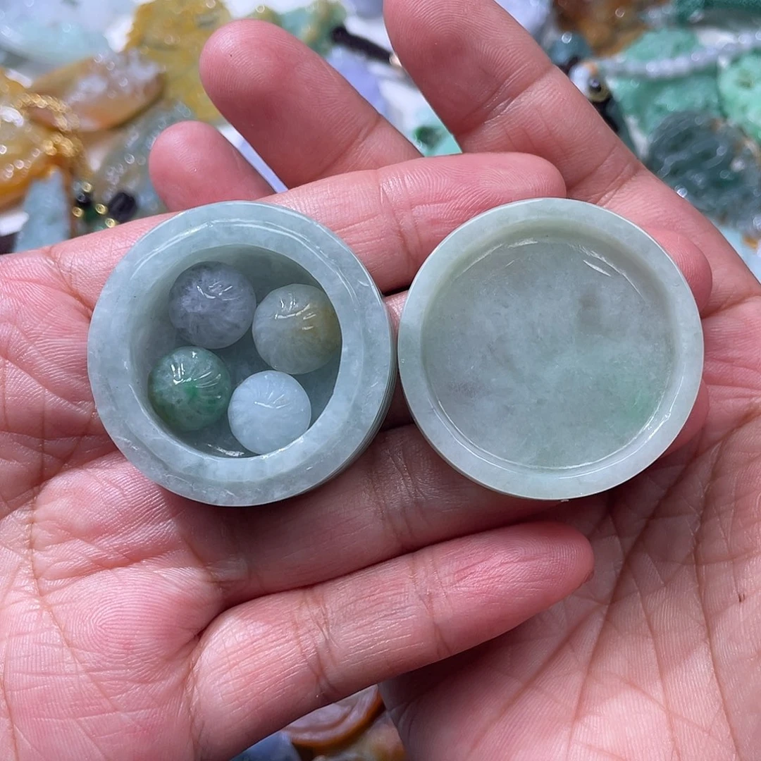 颈饰未镶嵌翡翠小*怪翡玉缘翡翠