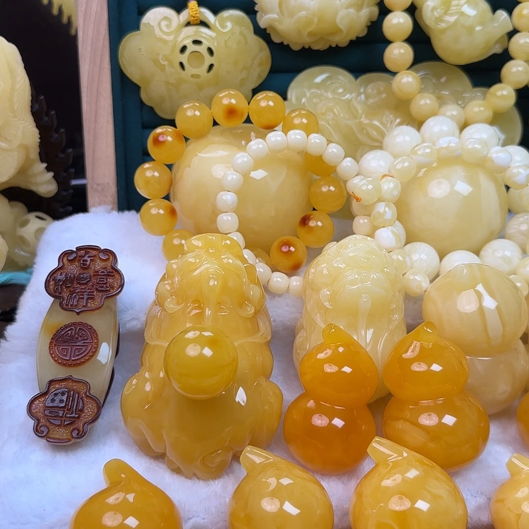 蜜蜡未镶嵌珠宝奇石